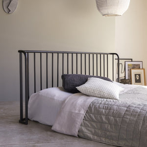 Live - Metal headboard