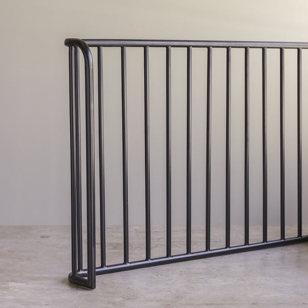 Live - Metal headboard