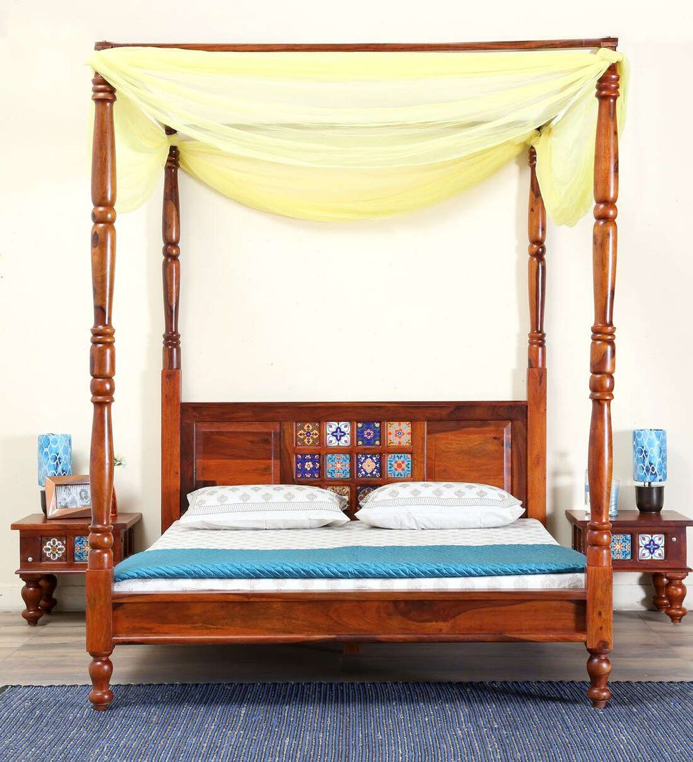 Rangrez Sheesham Wood Queen Size Poster Bed in Honey Oak Finish (60 - 78 inch Mattress Size)