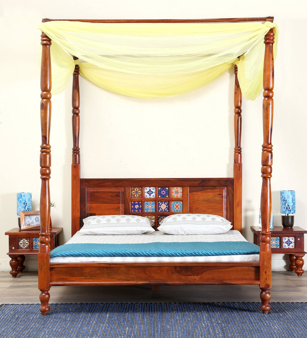 Rangrez Sheesham Wood Queen Size Poster Bed in Honey Oak Finish (60 - 78 inch Mattress Size)