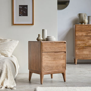 Enkel Solid mango wood bedside table in Natural Finish