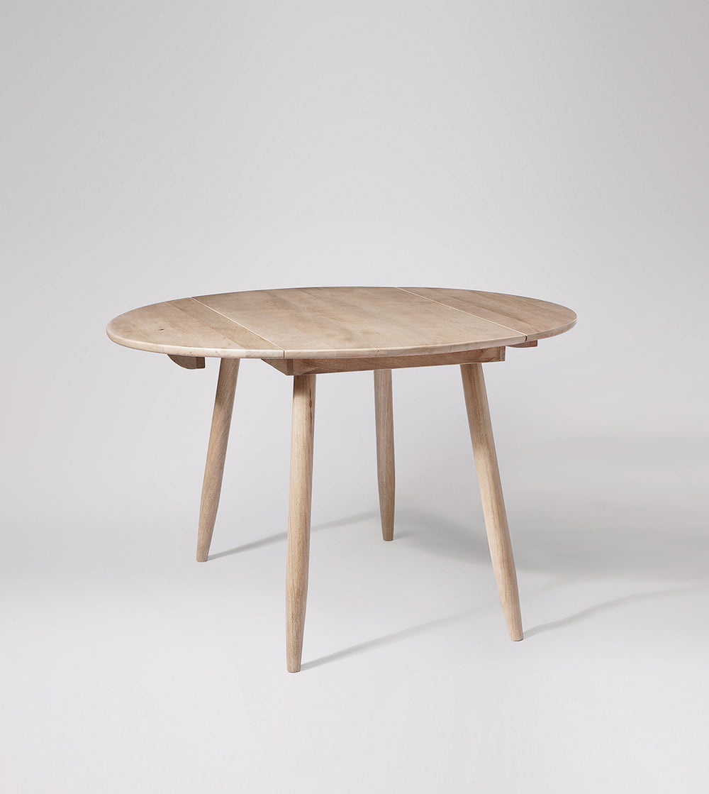 Rond way Solid Wood Dining Table in Natural Finish