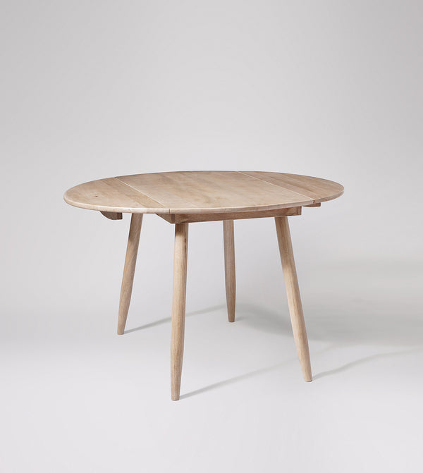 Rond way Solid Wood Dining Table in Natural Finish